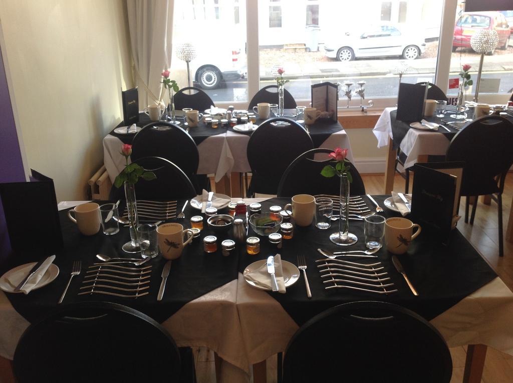 The Dragonfly Bed & Breakfast แบล็คพูล ภายนอก รูปภาพ