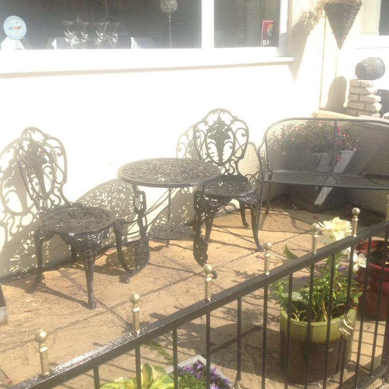 The Dragonfly Bed & Breakfast แบล็คพูล ภายนอก รูปภาพ