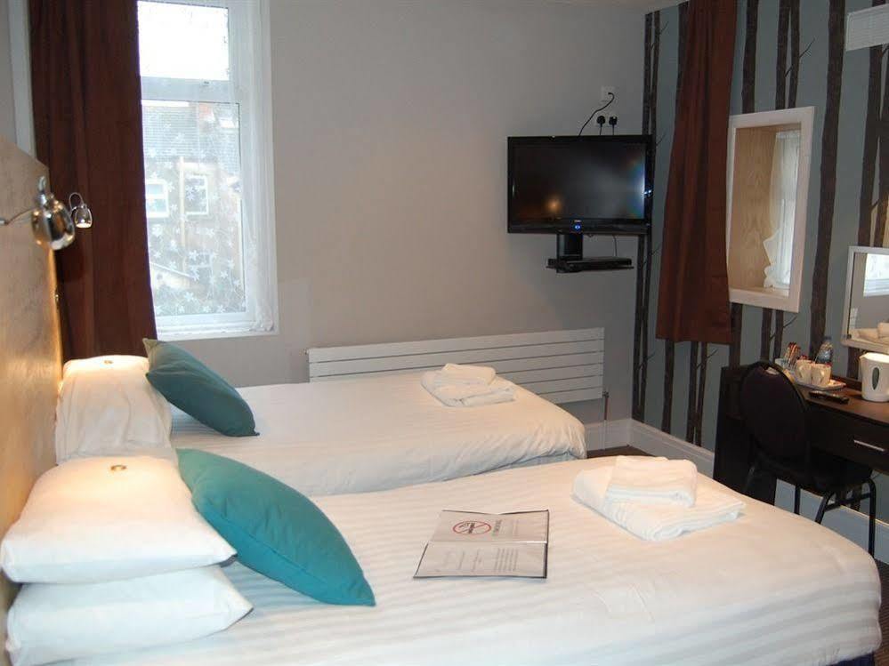 The Dragonfly Bed & Breakfast แบล็คพูล ภายนอก รูปภาพ